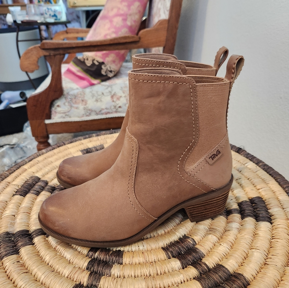 TEVA Leather Anaya Waterproof Chelsea Boot 
